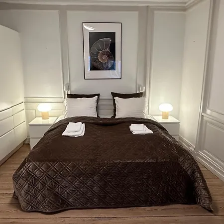 The Admiral 아파트