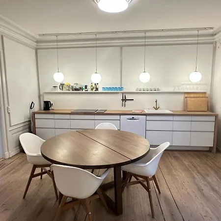 아파트 The Admiral